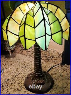 Vintage Tiffany Style Green Stained Leaded Glass Palm Tree Lamp 20 EUC