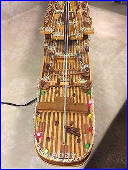 Vtg RMS Titanic Ship Wood Model with Base with Flashing Lights & Ones Inside Hull